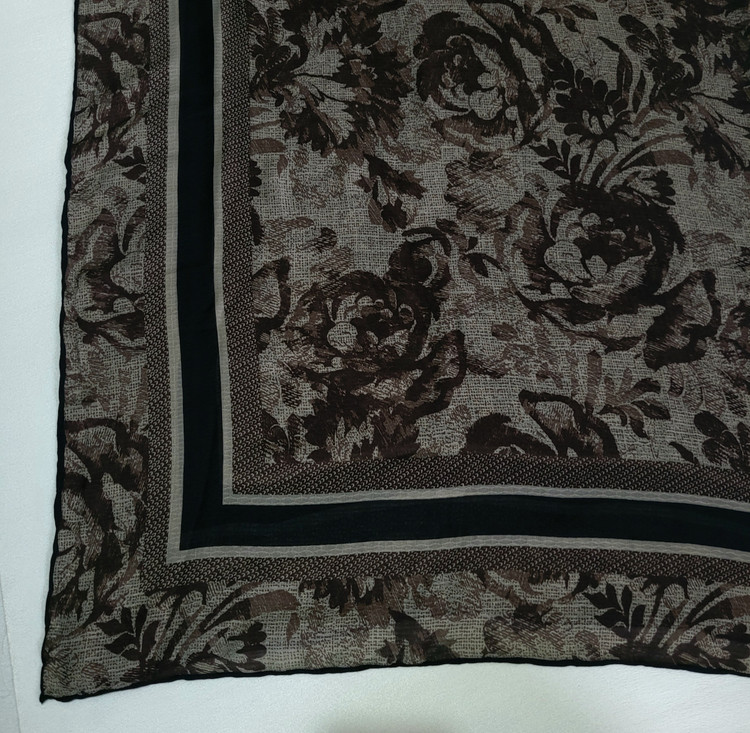 روسری نخی قواره بزرگ حاشیه دستدوز نخی